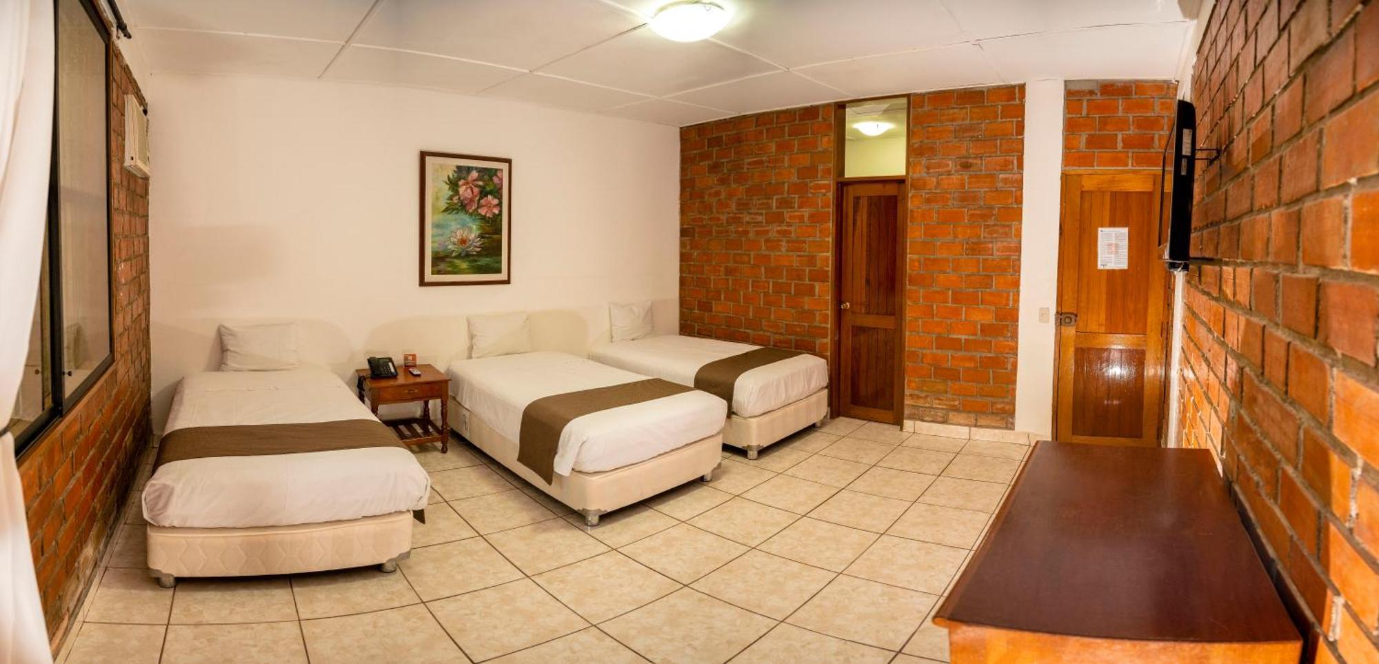 Dm Hoteles Tarapoto Luaran gambar